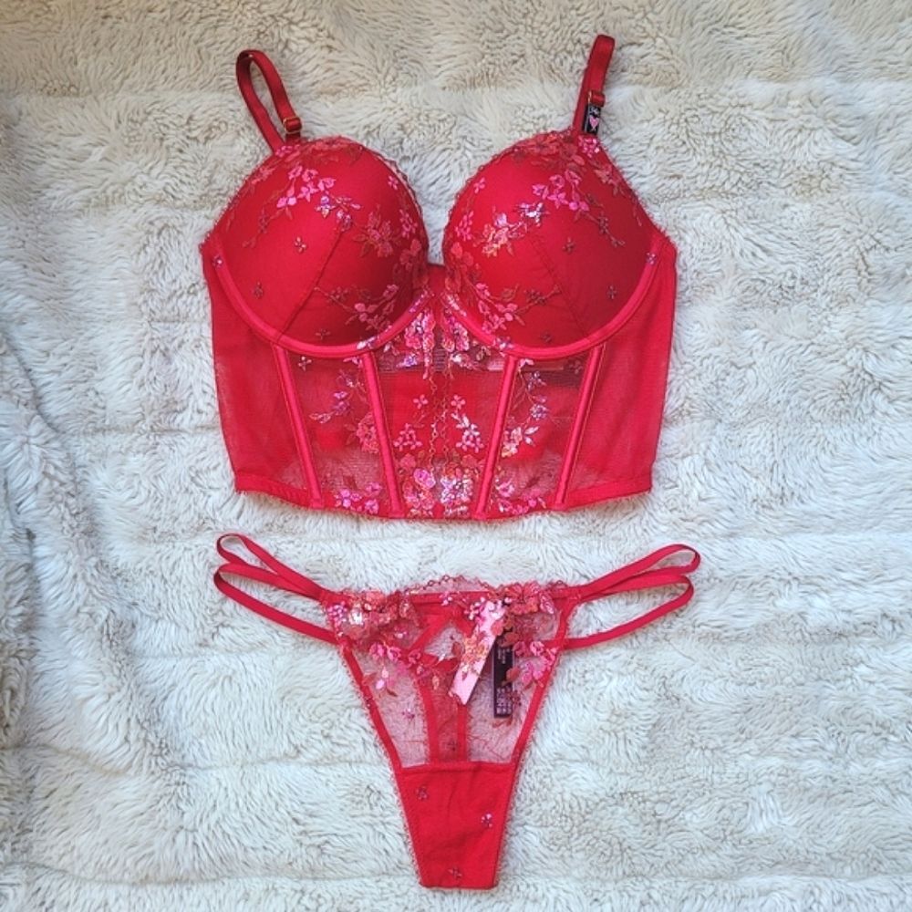🍒NWT🍒 VS VERY SEXY FLORAL EMBROIDERY BUSTIER & THONG SET